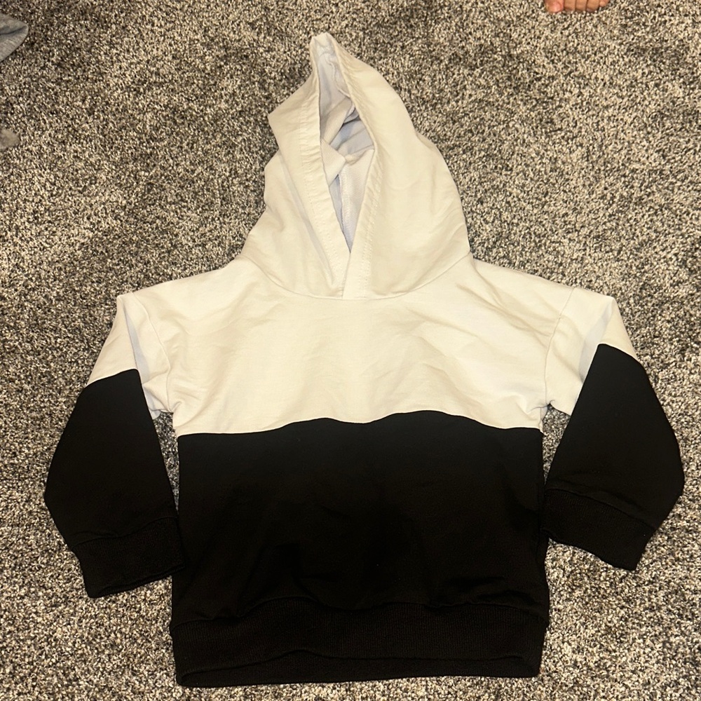 5/$15 Black and White Hoodie